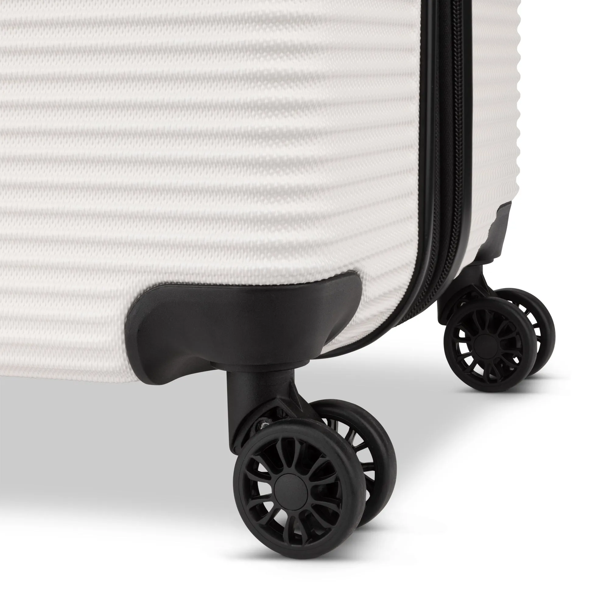 Atlantic Tribute II Large Expandable Spinner Luggage