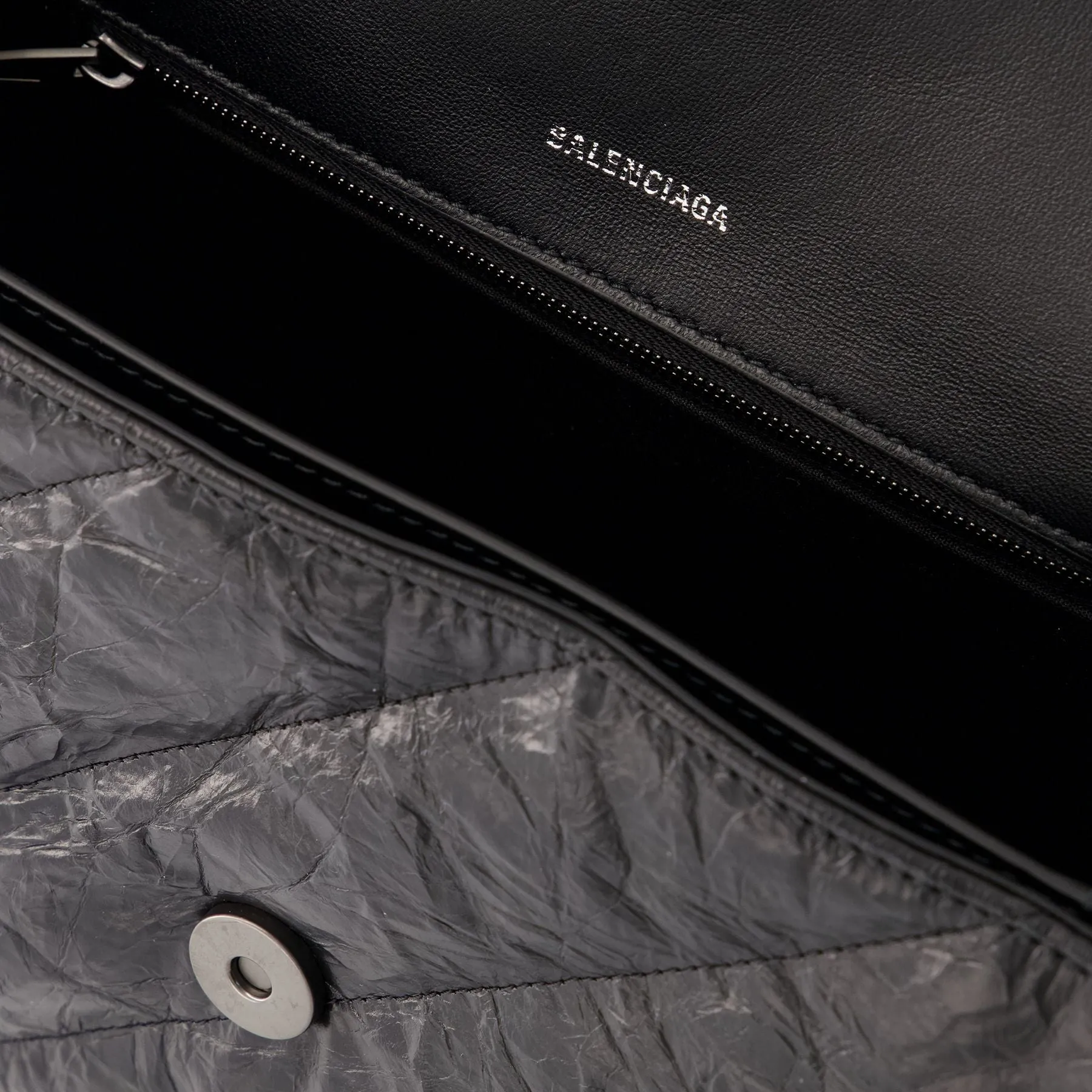 Crush Chain M Shoulder Bag - Balenciaga - Leather - Black