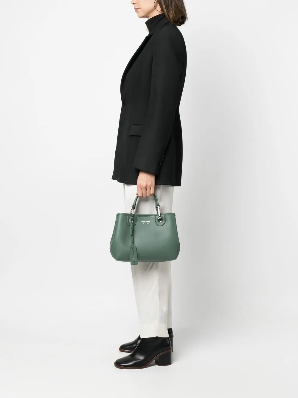 E.M.P.O.R.I.O A.R.M.A.N.I SHOULDER BAG