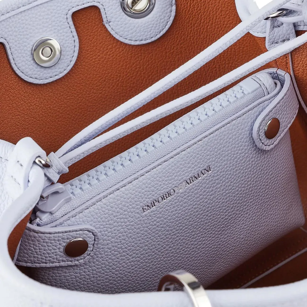 E.M.P.O.R.I.O A.R.M.A.N.I SHOULDER BAG