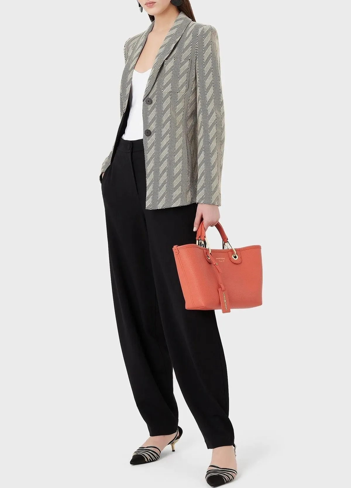 E.M.P.O.R.I.O A.R.M.A.N.I SHOULDER BAG