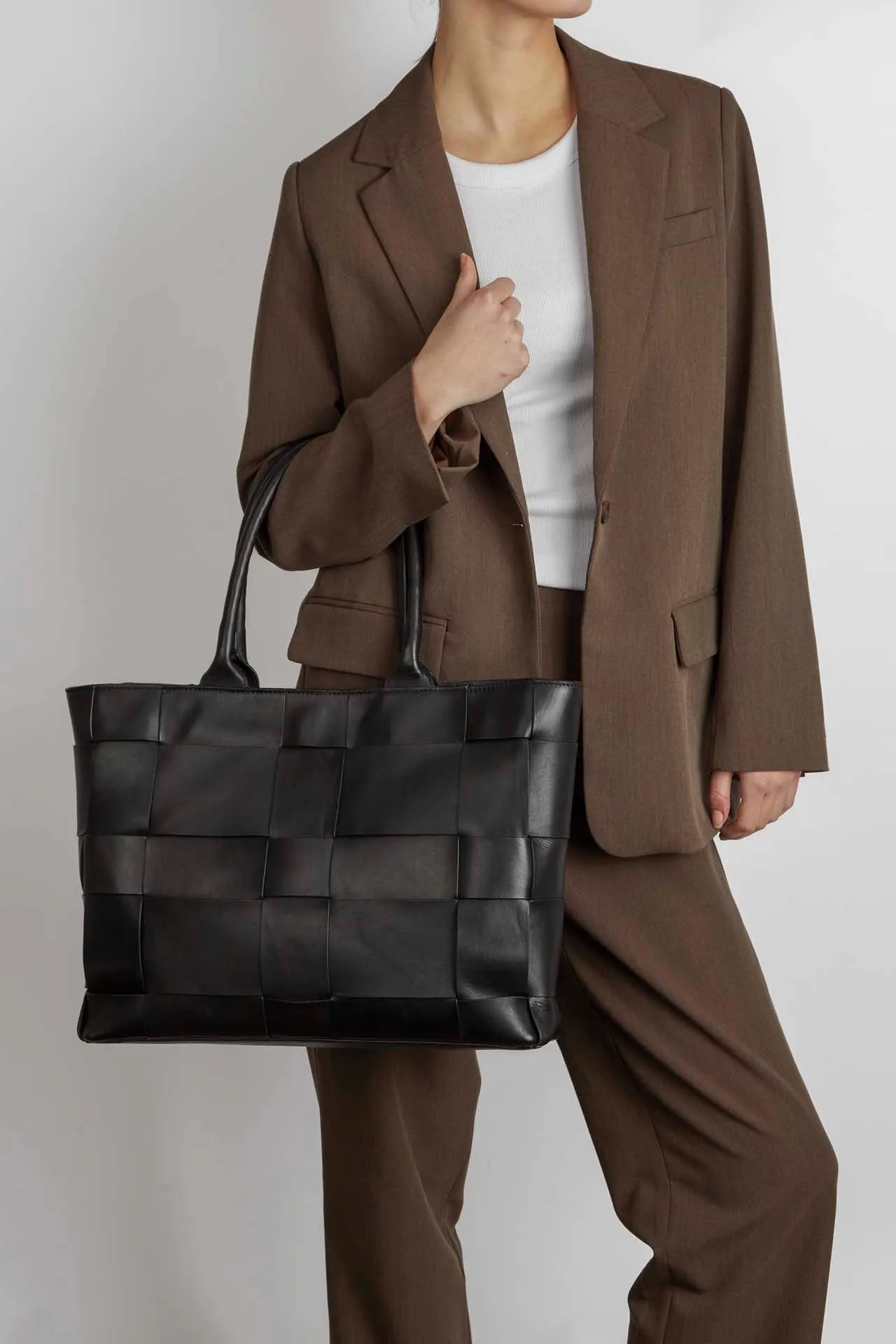 EuleenMBG Shopper, Antique