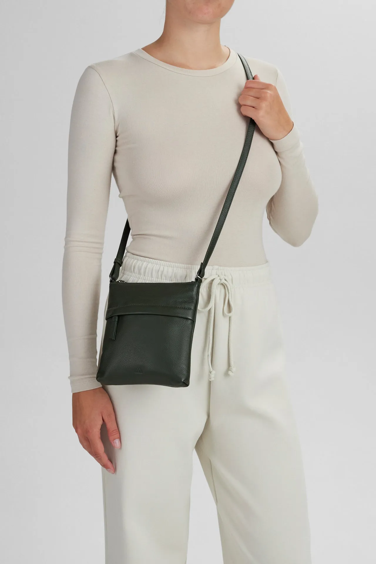 GenieMBG Crossbody Bag