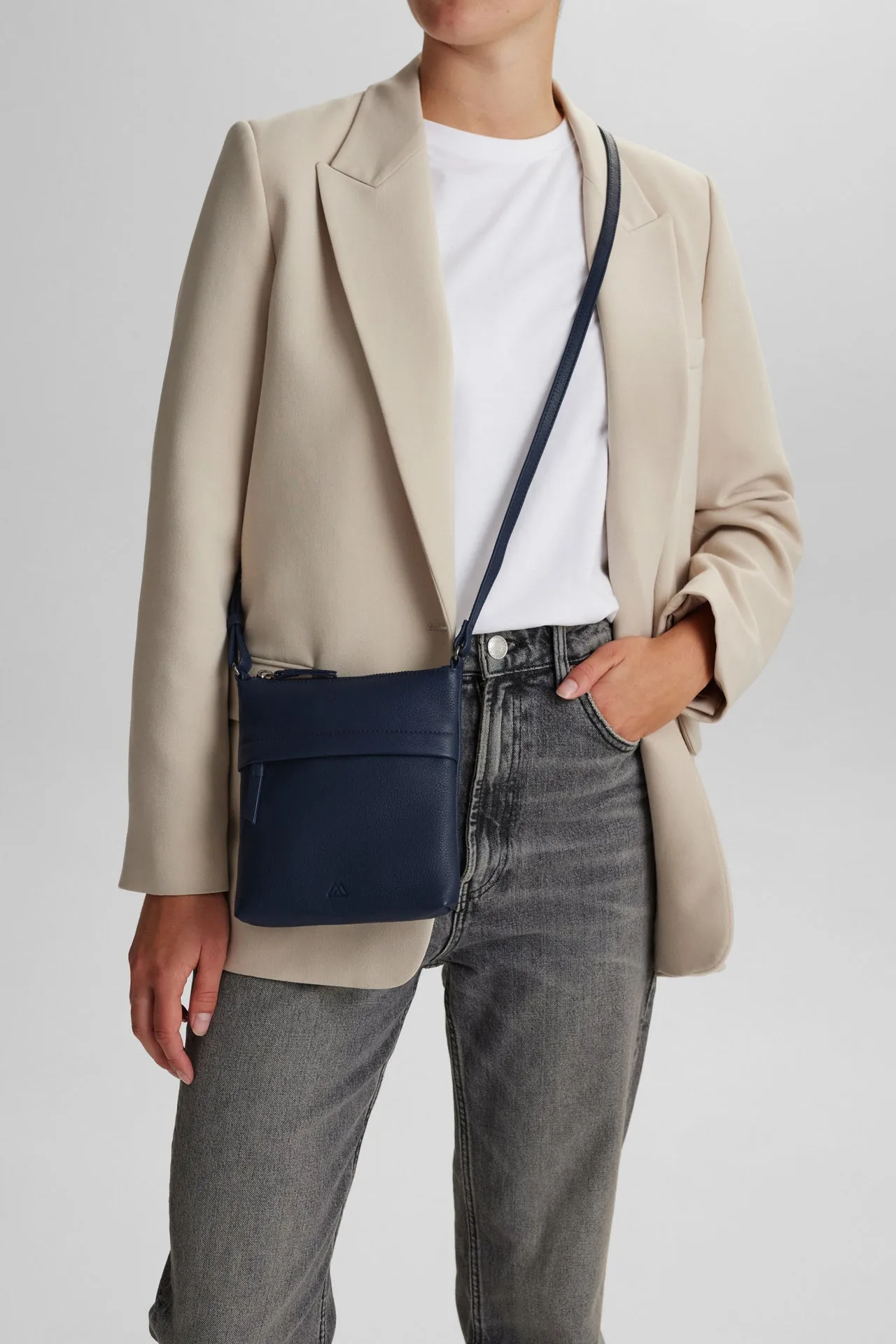 GenieMBG Crossbody Bag