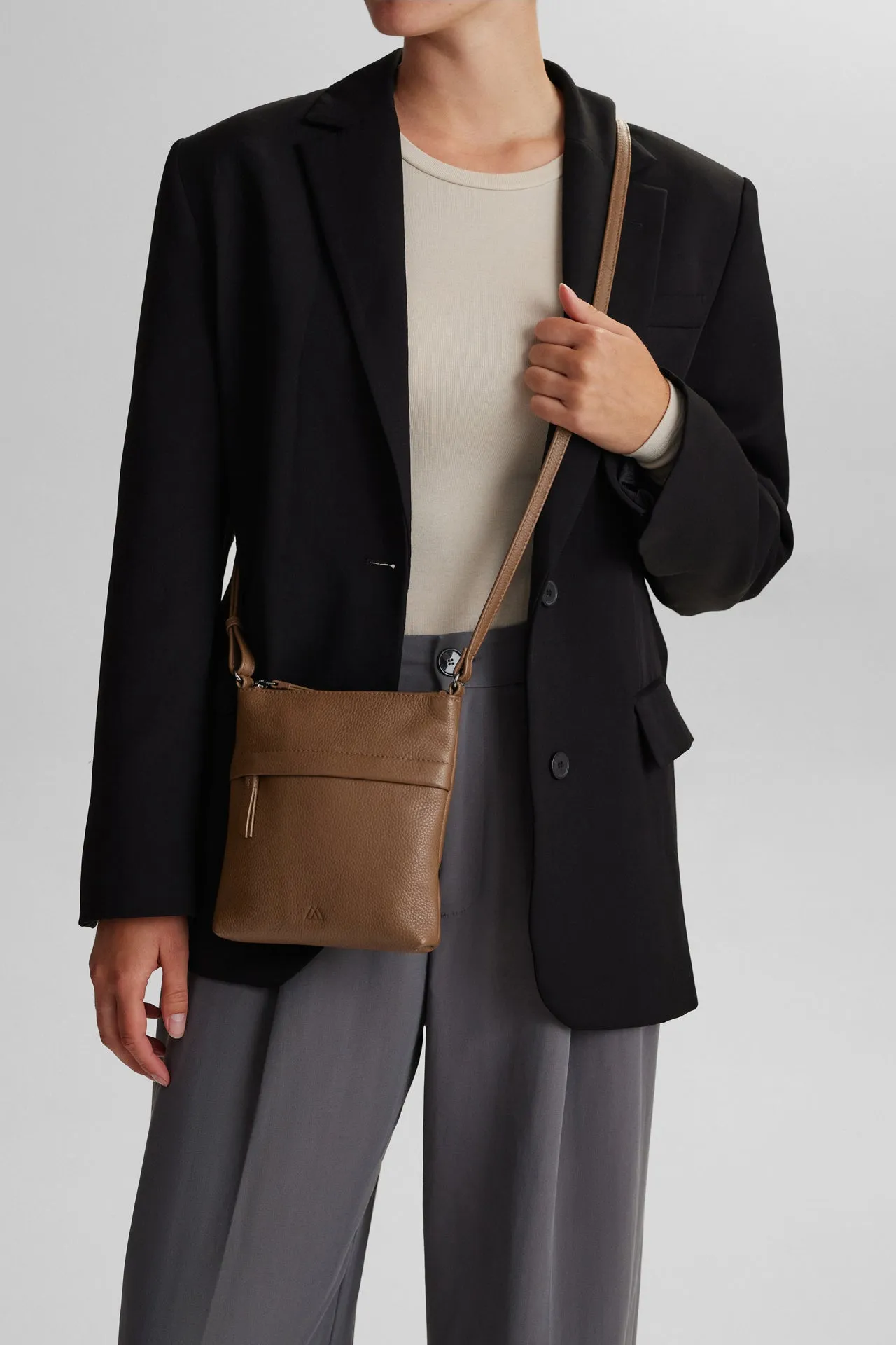 GenieMBG Crossbody Bag