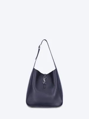 Le 5 a 7 supple large in Grained leather