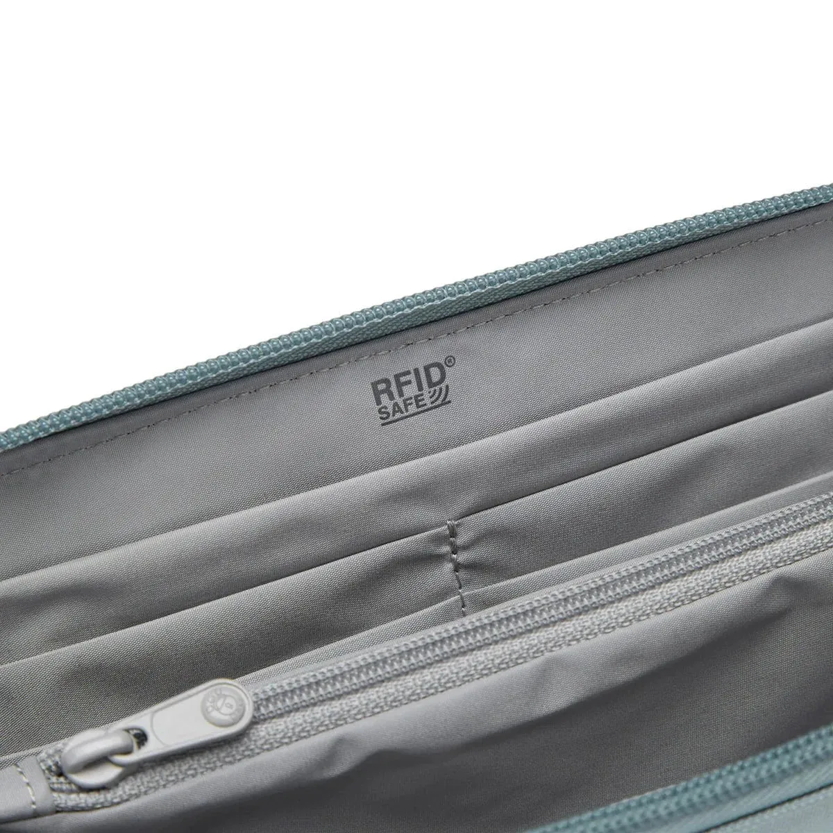 Pacsafe RFIDsafe™ RFID Blocking Continental Wallet
