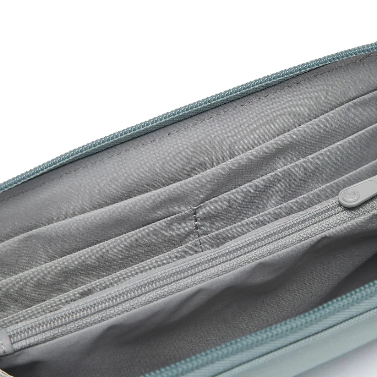 Pacsafe RFIDsafe™ RFID Blocking Continental Wallet
