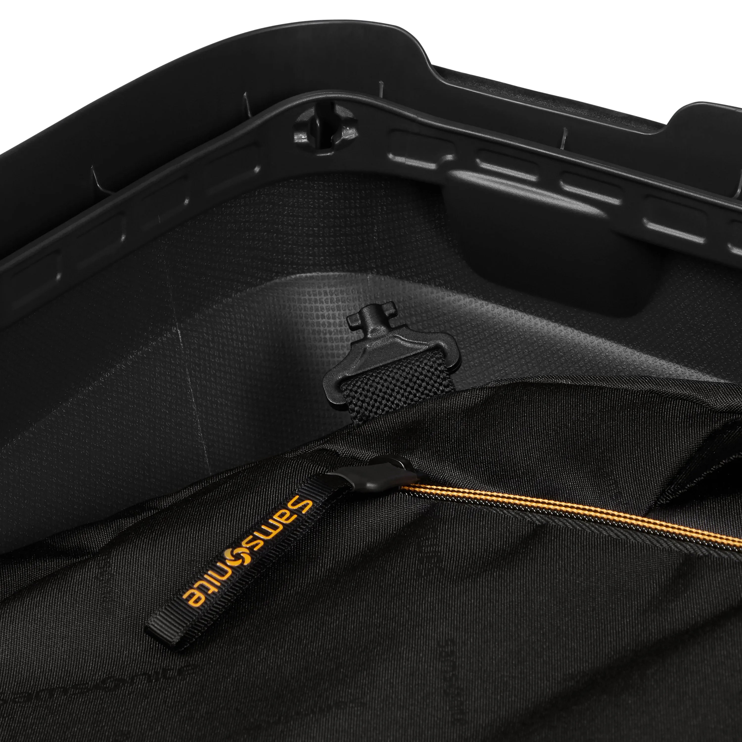 Samsonite Essens Spinner Carry-On Luggage