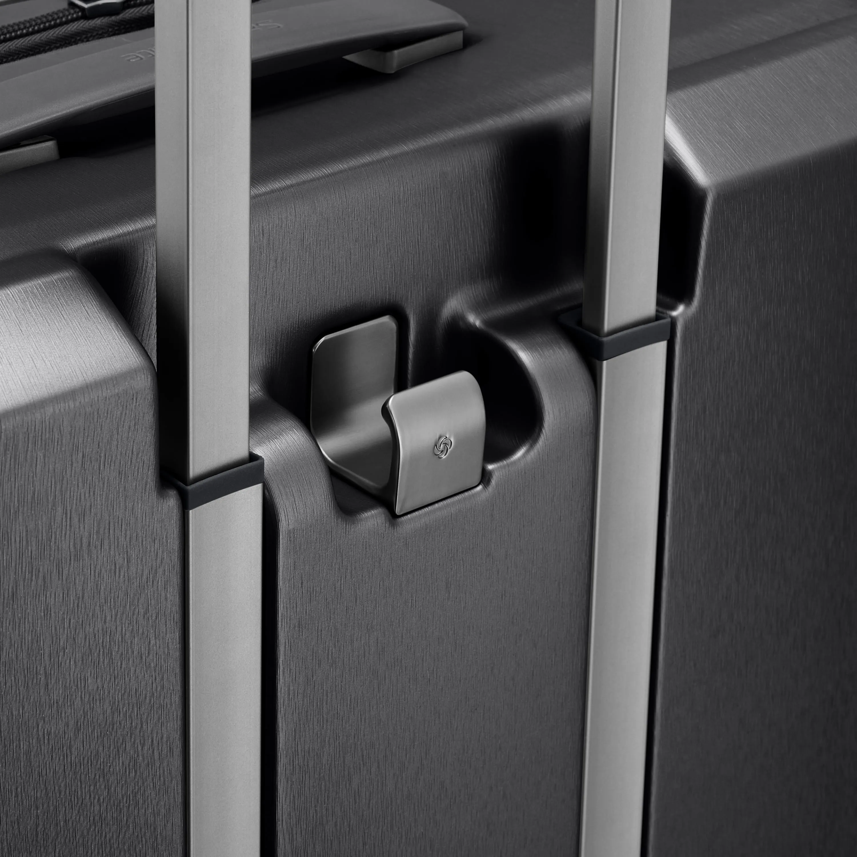 Samsonite Evoa Z Expandable Spinner Large 30" Luggage