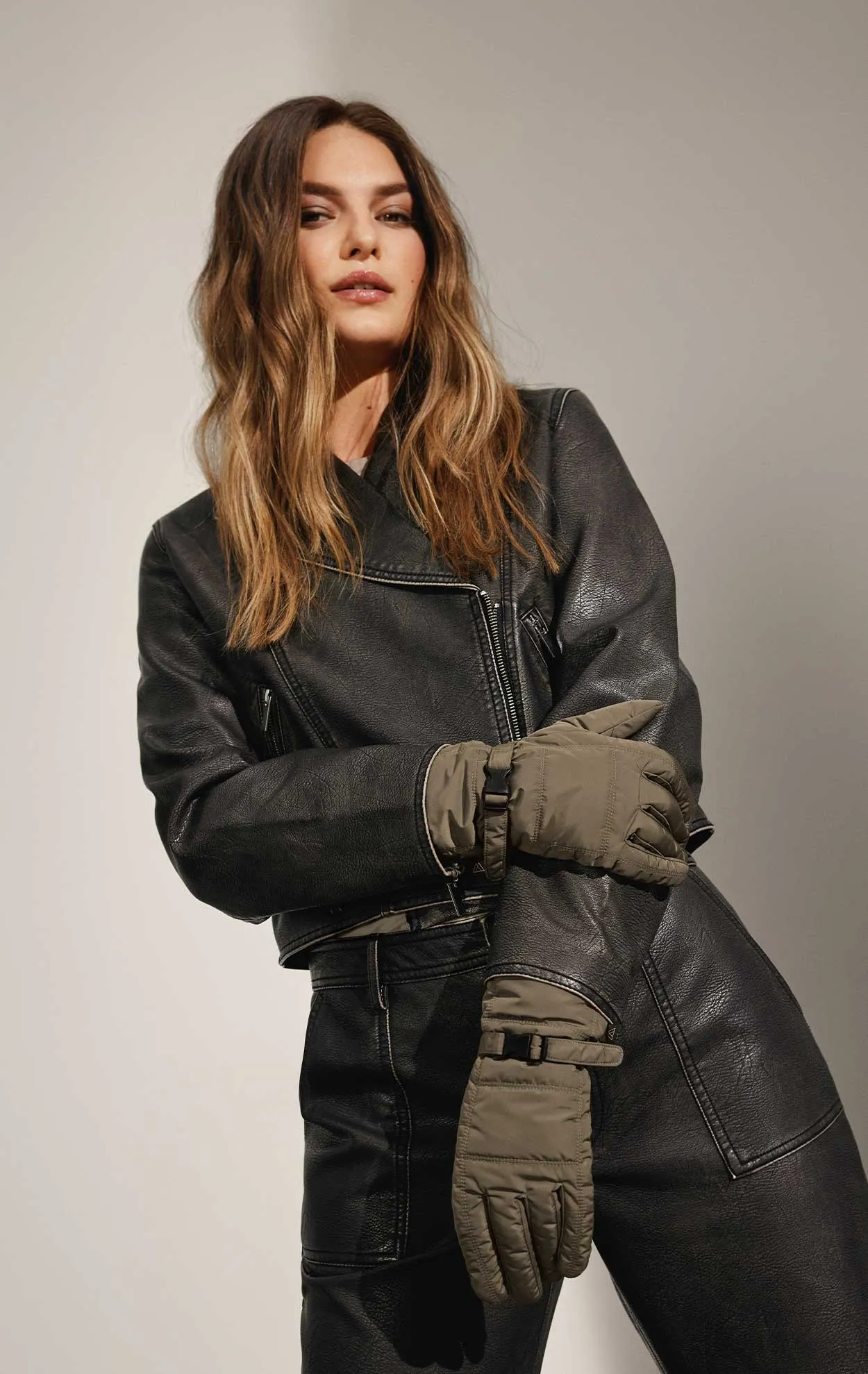 SaundraMBG Glove