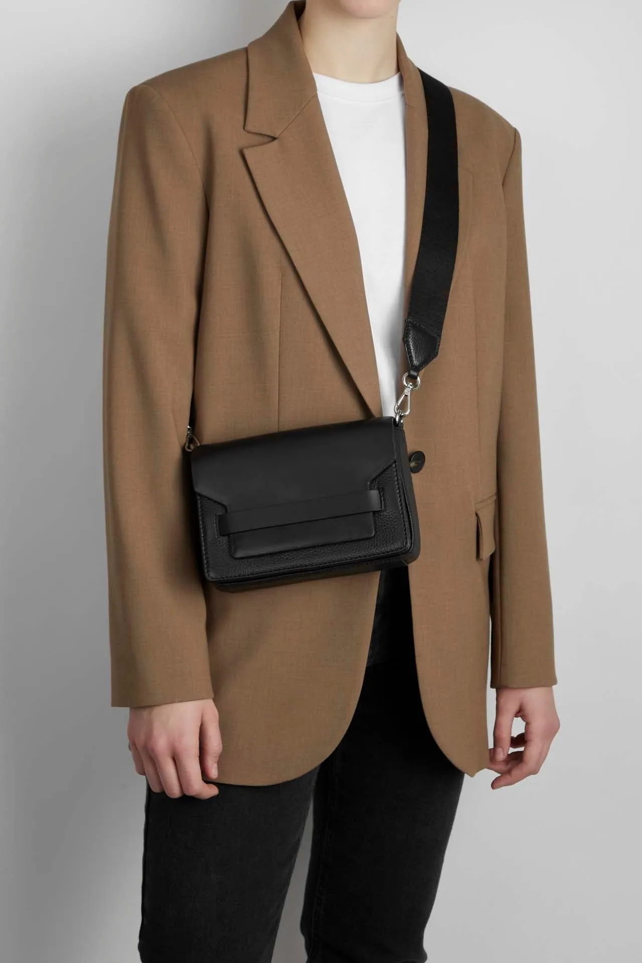 VanyaMBG Guitar Crossbody Bag, Grain